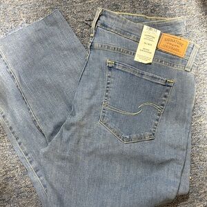 Signature by Levi Strauss boyfriend jeans women